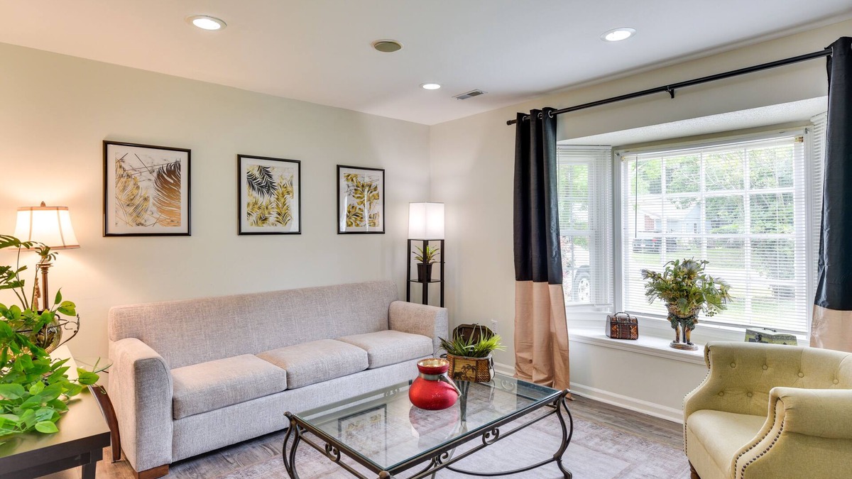 West Ashley House | Charleston Vacation Rental with Yard!