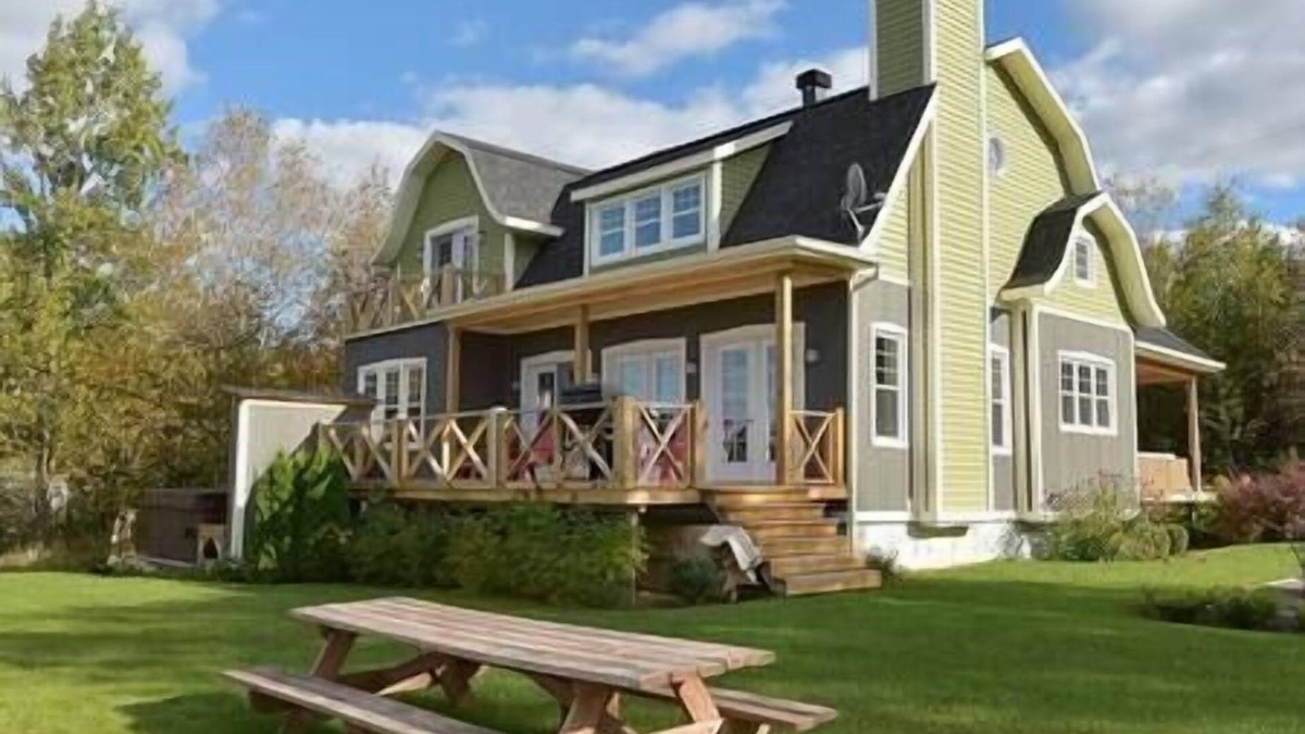 Saint Aime Des Lacs Ski Chalet | Charlevoix - Chalet Despins