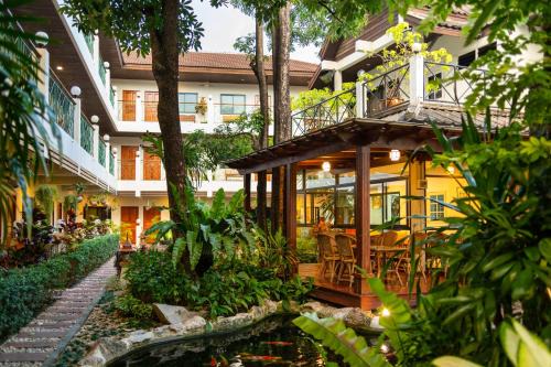 Bang Phlat Hotel | Charlie House Pin Klao