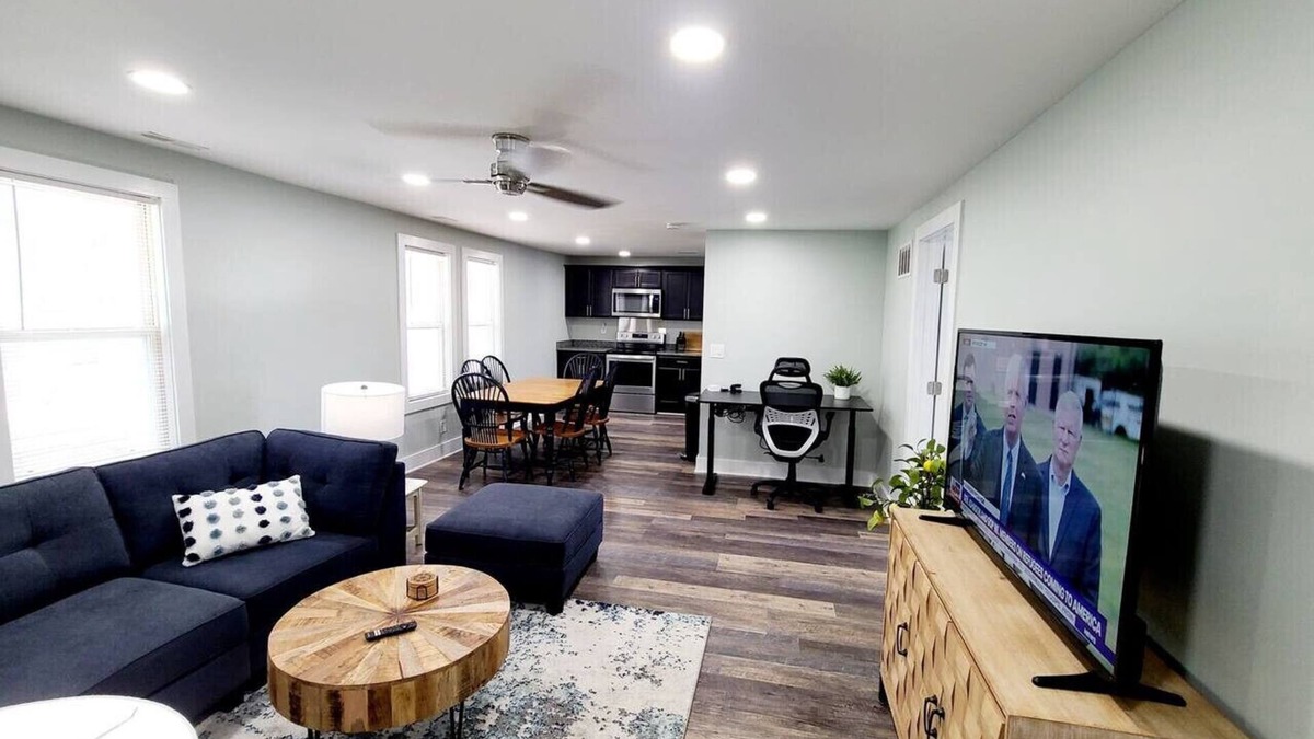 New Baltimore Apartment | `Charlie`s by the Bay` # 4