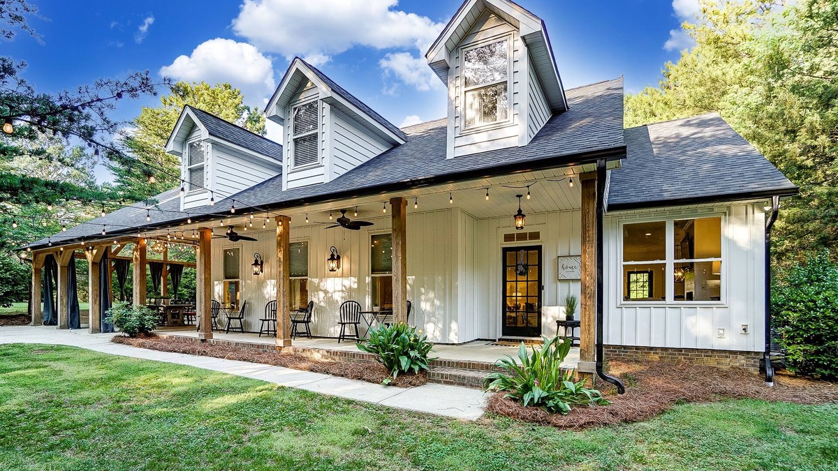 Mint Hill House | Charlotte Area Getaway Retreat & Event Venue Weddings & More in Mint Hill