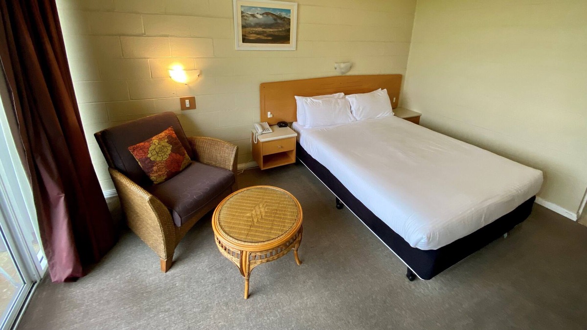 Traralgon Apartment | Charm and private, fully furnished suite for rent.