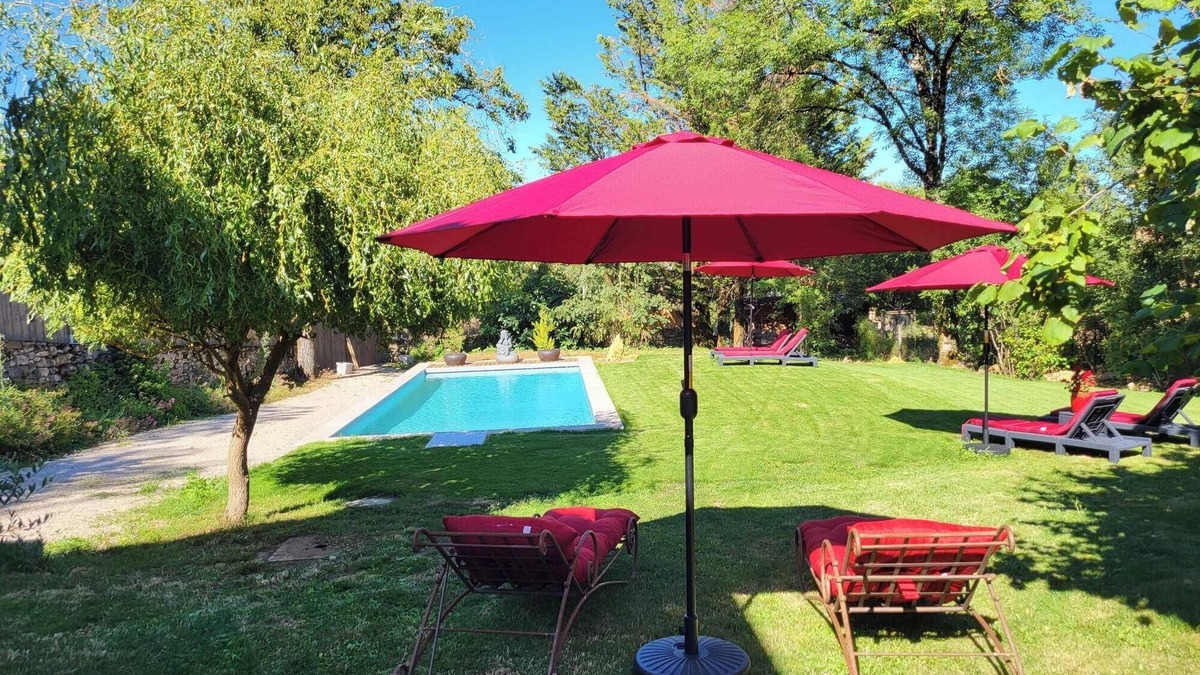 Villeneuve d'Aveyron House | Charm and serenity.