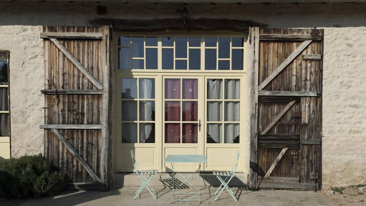 Saint-Bonnet-de-Rochefort Cottage | Charming Workshop with Garden and Wifi