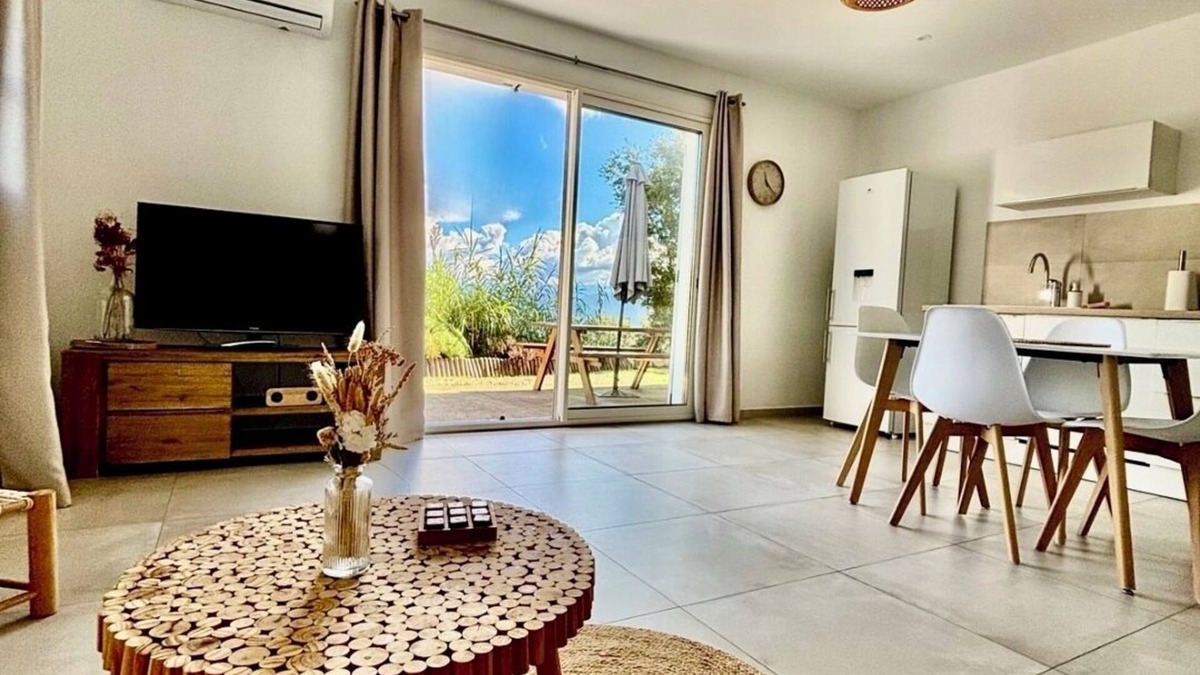 Santa-Reparata-di-Balagna House | Charming air-conditioned T2 apartment 10 minutes from the beach