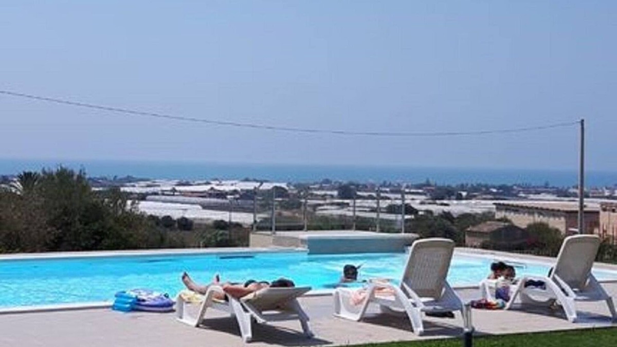 Donnalucata House | Charm, home emotions Baron sea view, swimming pool, wifi and BBQ
