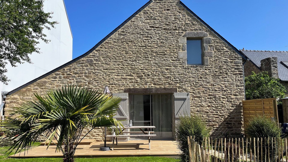 Arradon House | Charm in the heart of the village: house with sunny garden close to the sea