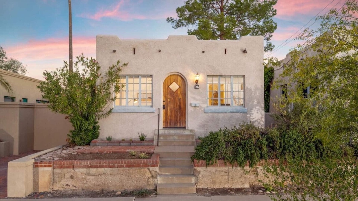 West University House | Charm/Near 4th Ave/Walk to U of A/1 BR 1 BA