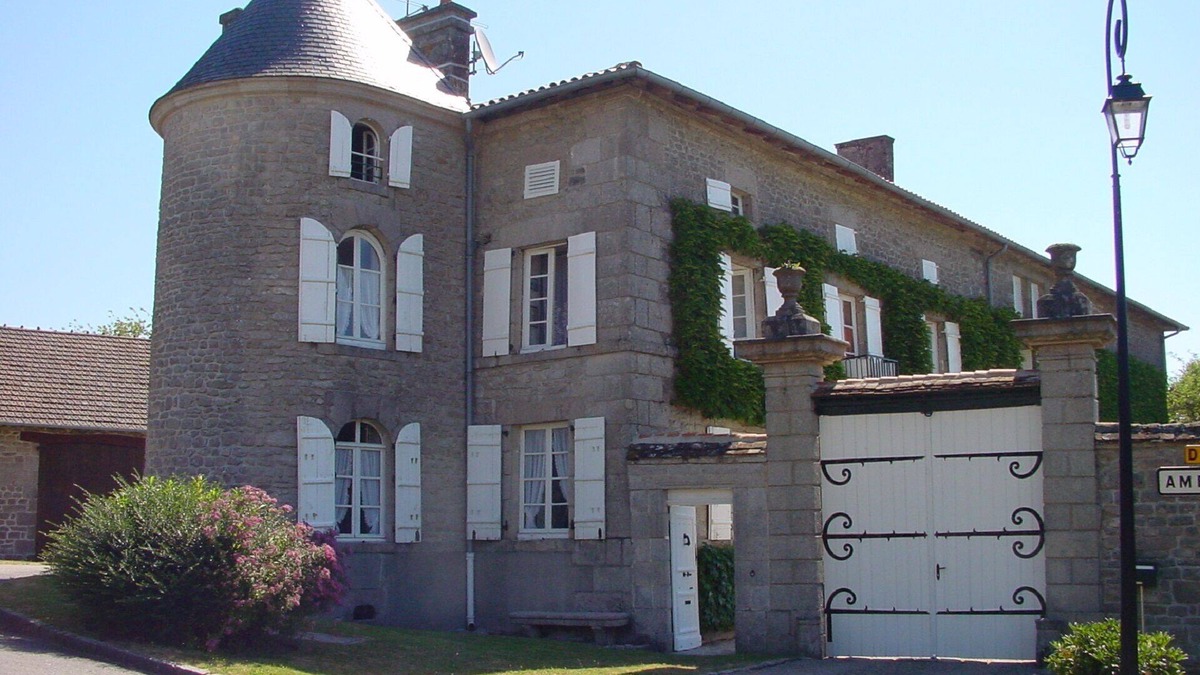 Saint-Sylvestre House | Charm of a family property in the green of the Ambazac mountains