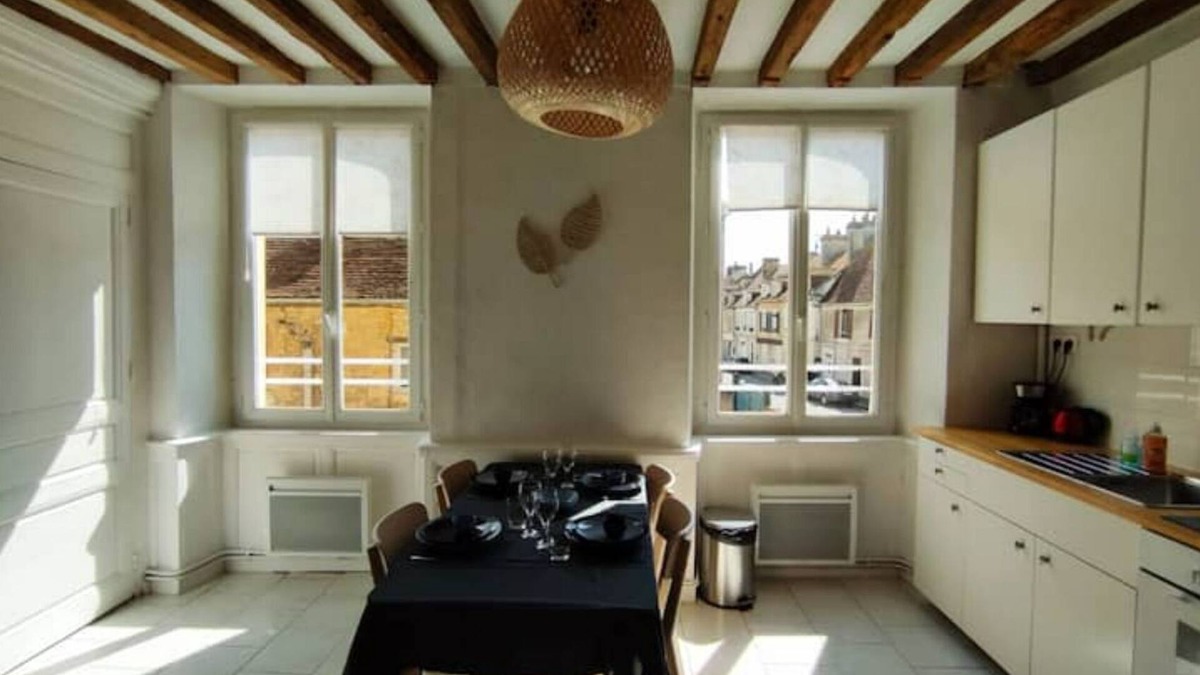 Saint-Pierre-sur-Dives Apartment | Charmant Appartement en Centre-ville