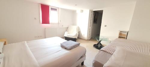 La Ferte-Gaucher Apartment | Charmant appartement 2p avec piscine partagée