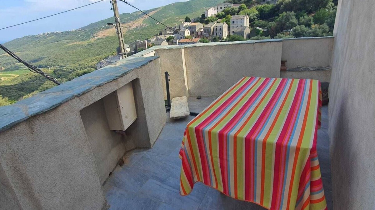 Rogliano Apartment | Charmant Appartement T4 Avec Terrasse à Rogliano, Cap Corse Maccinaggio