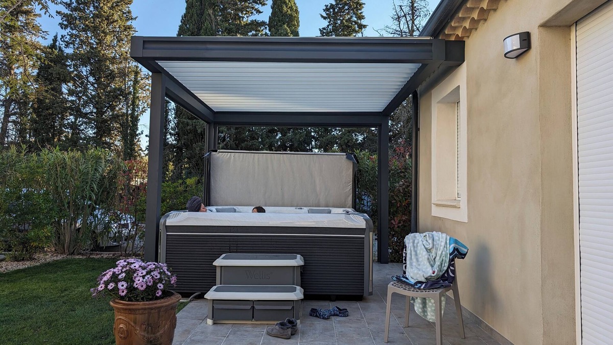 Aubignan Apartment | Charmant Studio de 22 m² Avec Terrasse de 13 m² et spa Spacieux Sous Pergola