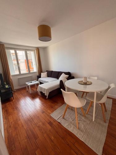 Rive Droite Apartment | Charmant T3 Vue Mer & Confort en Plein Centre