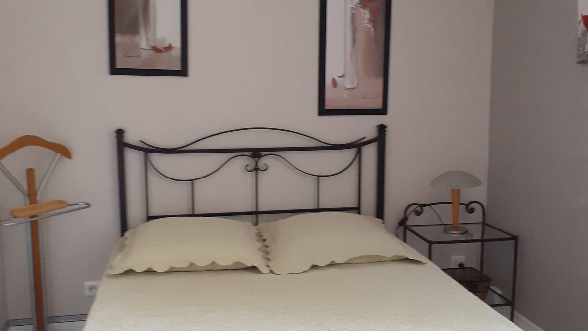 La Pierre House | Charmante Chambre "coquelicot "