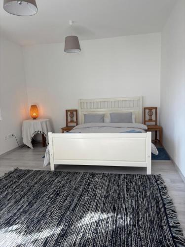 Jois Apartment | Charmante Ferienwohnung mit Segelmöglichkeit