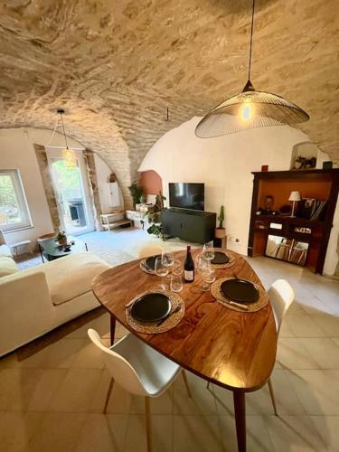 Cabrieres-dʼAigues House | Charmante maison de village au pied du Lùberon