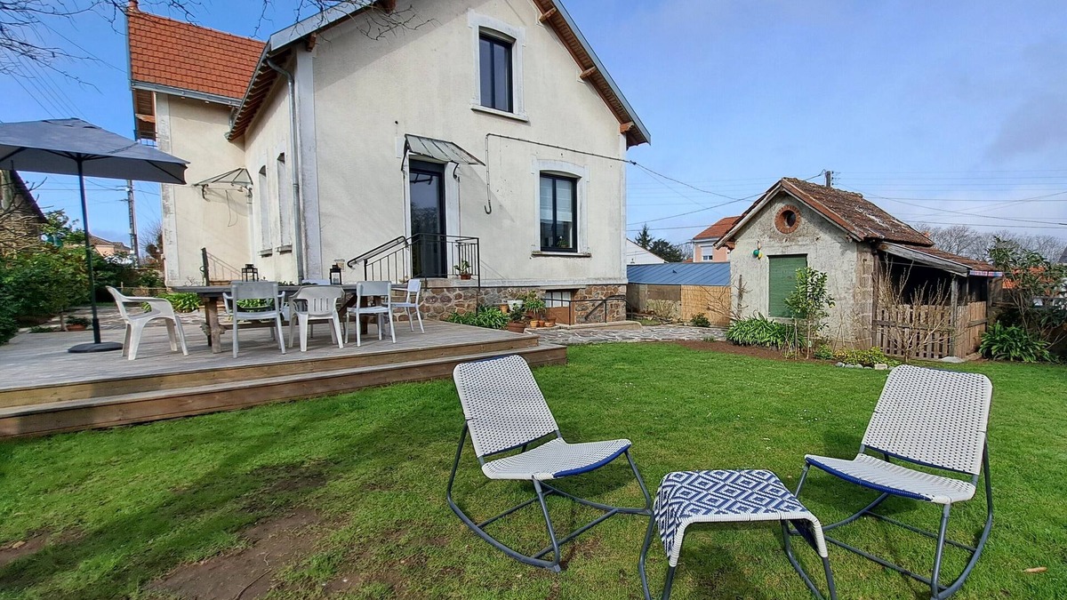 La Montagne House | Charmante Maison sur Jardin Clos Paysagé au Calme en Plein Bourg à 20' de Nantes