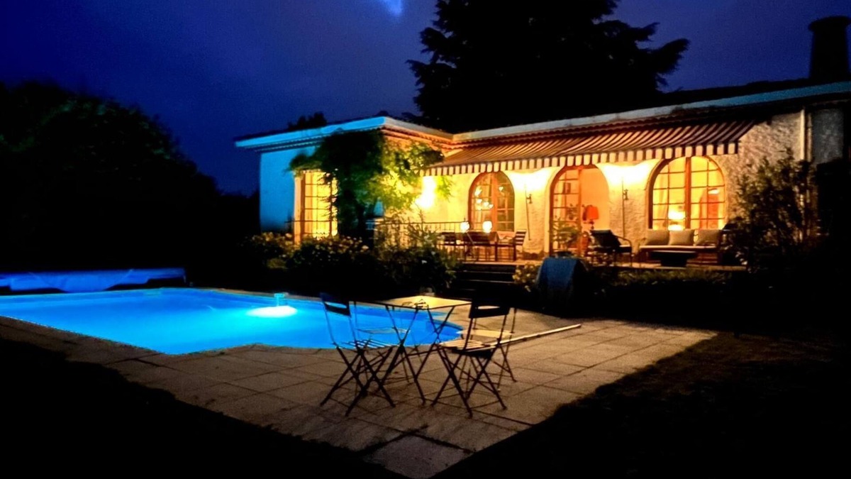 Billere Villa | Charmante Villa 10 Personnes aux Pieds des Pyrénées