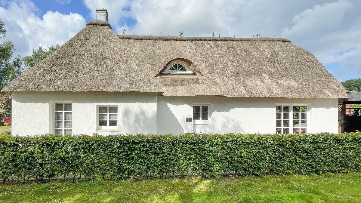 Lehe House | Charmantes Reetdachhaus in Lehe