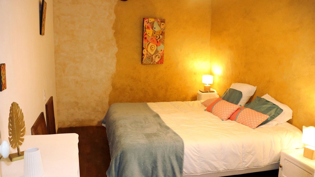 Saint-Meen-le-Grand Cottage | Charme et Nature - Room in a mud house in Brocéliande country