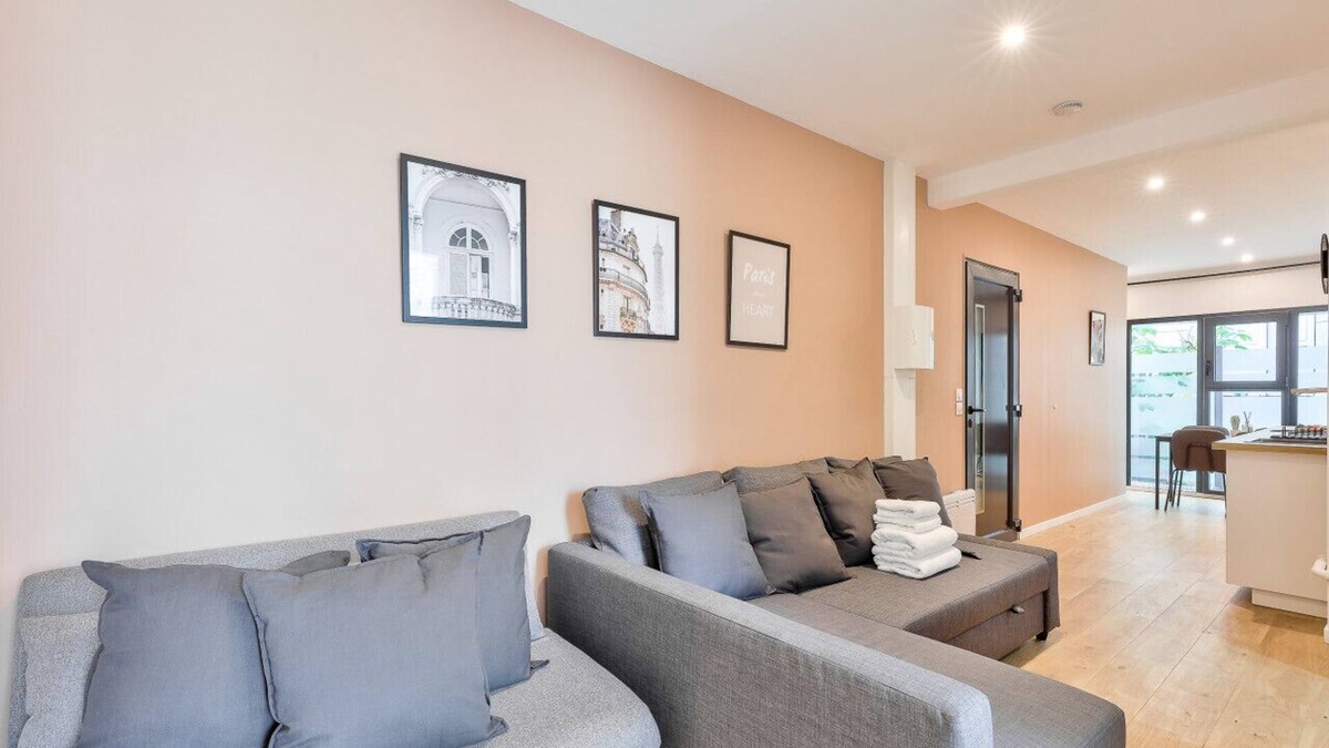 19th Arrondissement Apartment | Charme Parisien 6 Personnes, 2 Chambres, 19ème