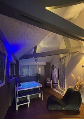 Thesee House | Charme & Sens Avec Jacuzzi intérieur