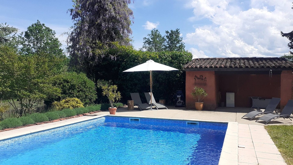 Villefranche-d'Albigeois House | Charming and comfortable holiday home with stunning pool near Albi, France