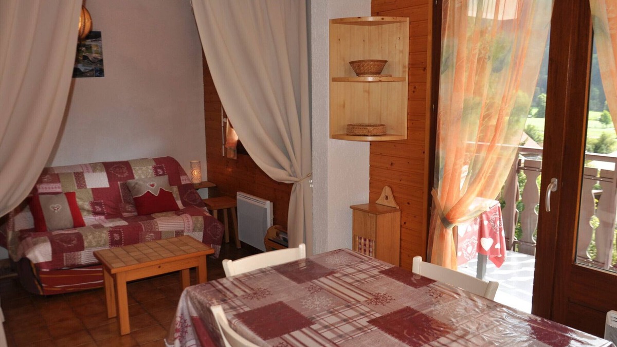 La Chapelle-d'Abondance Apartment | Charming apartment with south balcony and Multi Pass for €3/day!