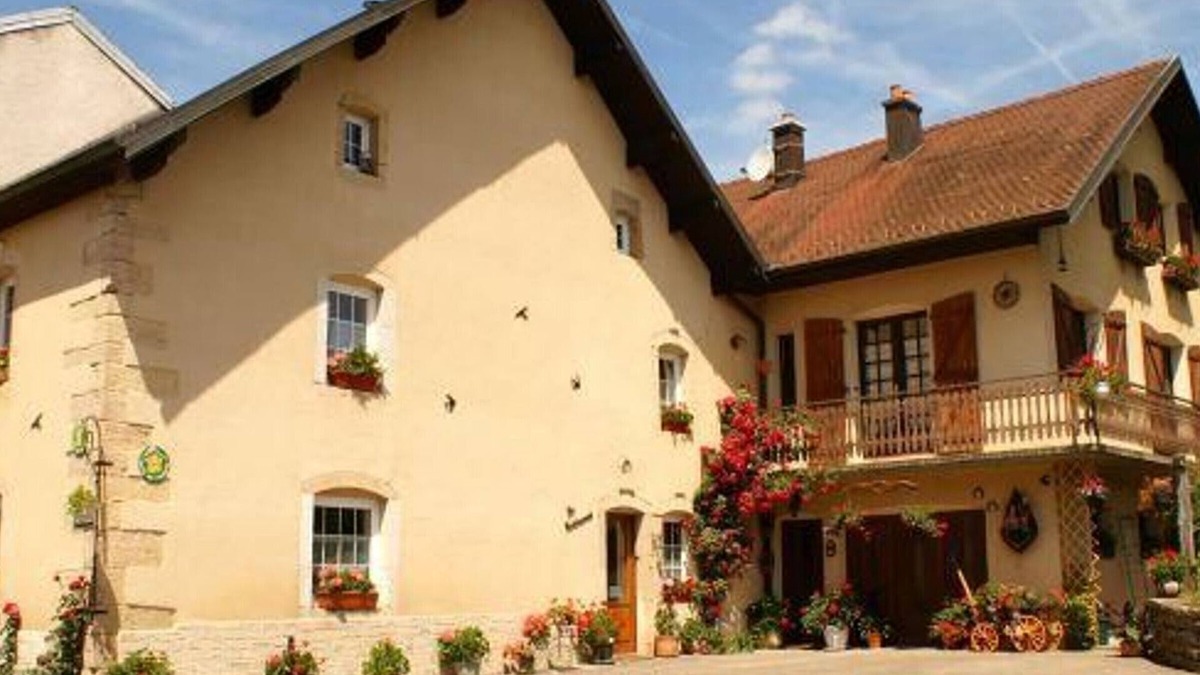 Mailleroncourt-Charette Cottage | Charming restored cottage in a forested village