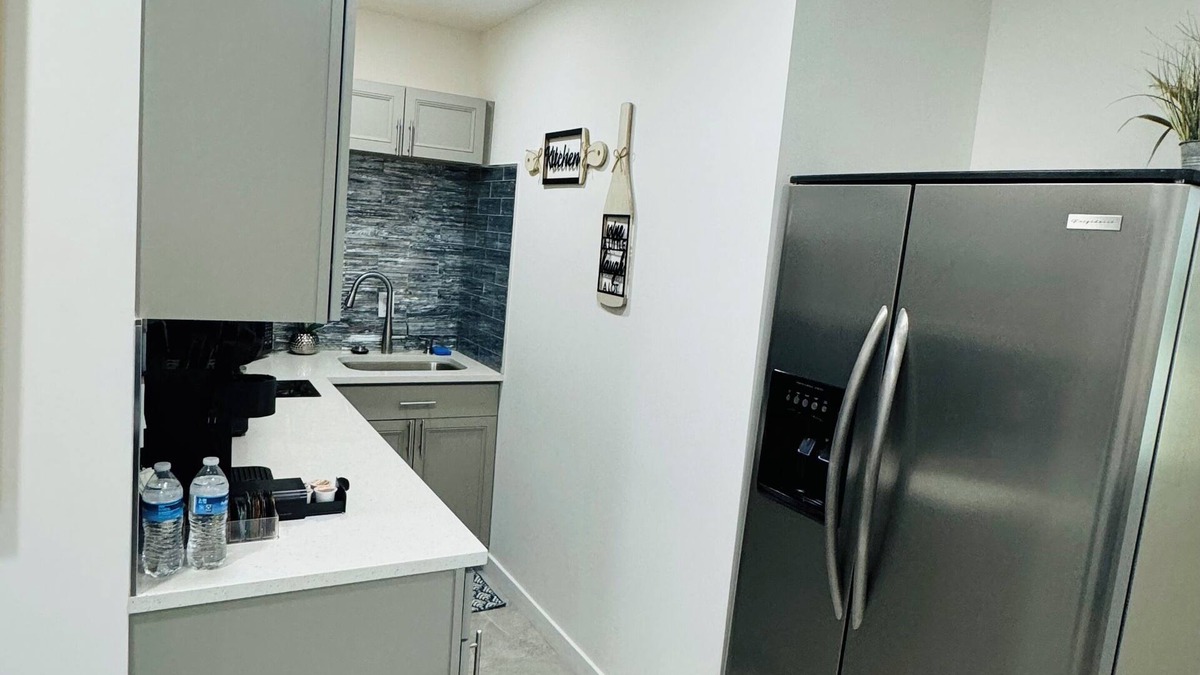 Greenacres Apartment | Charming 1-bedroom apartment with WiFi, AC in wonderful West Palm Beach