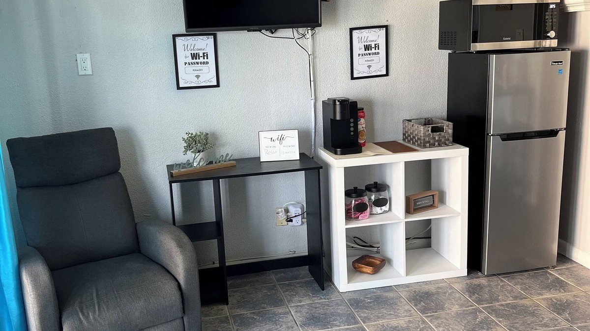 North Beach Condo | Charming 1-bedroom condo in delightful Corpus Christi with AC