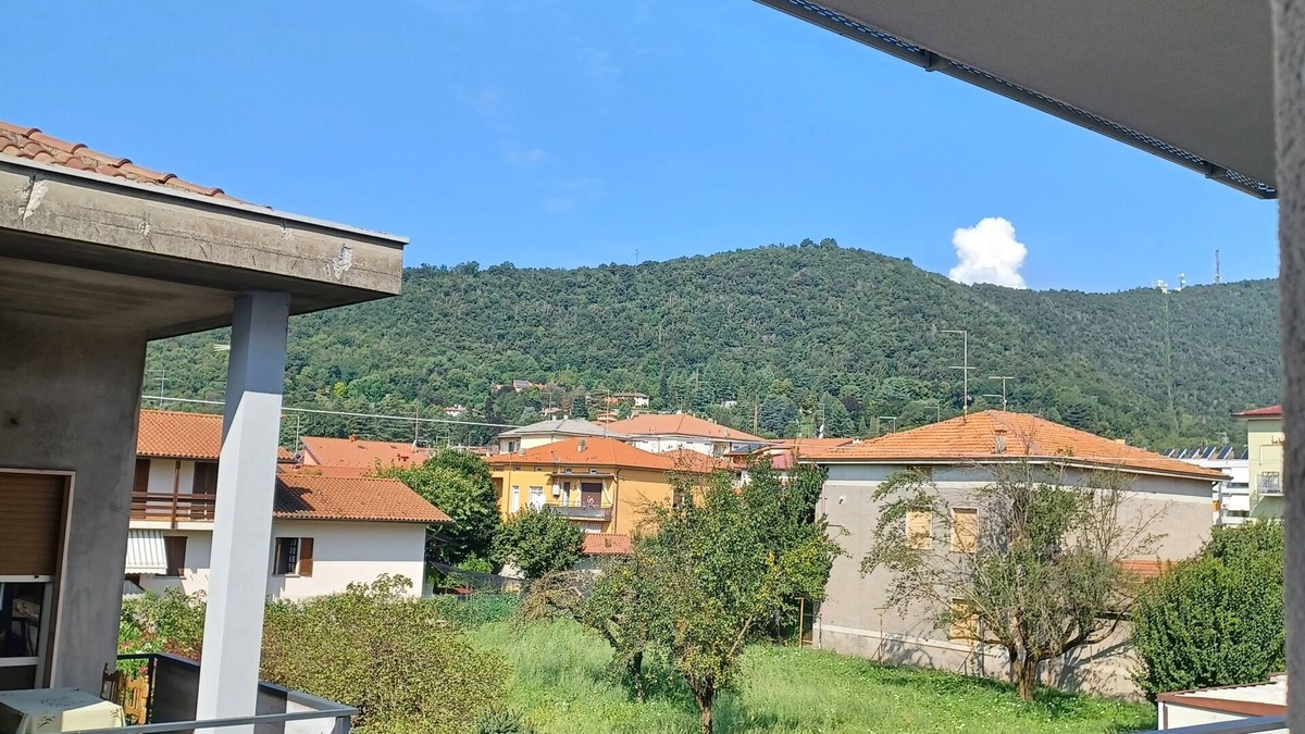 Torre Boldone Apartment | Charming 1-bedroom apartment in marvelous Torre Boldone with AC, WiFi