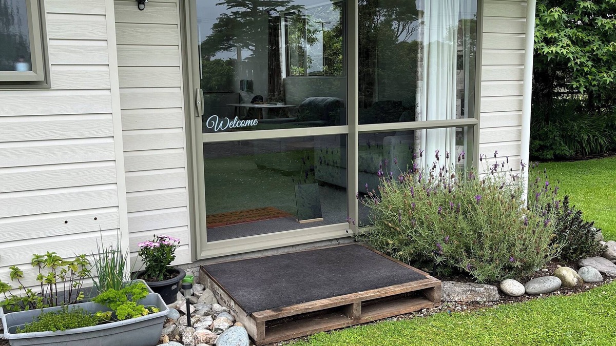 Westport Apartment | Charming 1-bedroom apartment in wonderful Carters Beach with WiFi