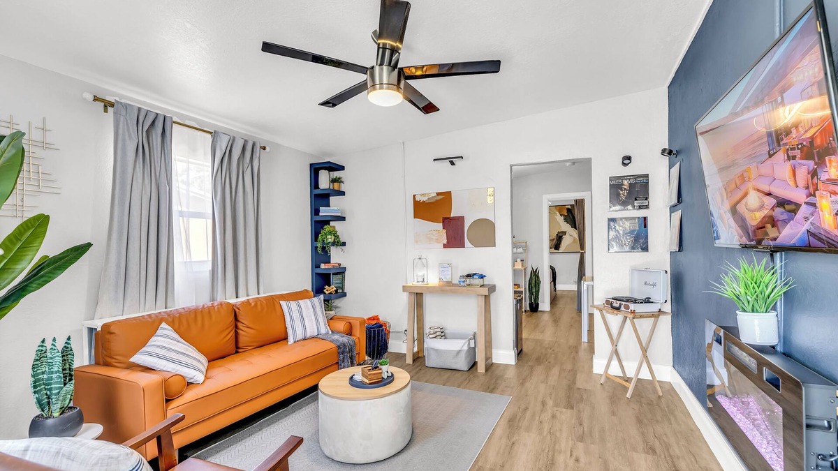 Pompano Beach House | Charming 1-bedroom house with WiFi and AC in less than 4 miles from the beach!