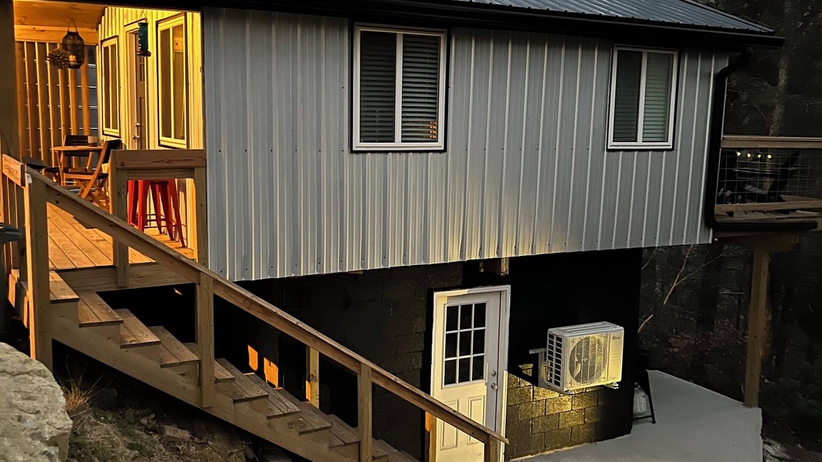 Roan Mountain Cottage | Charming 1-bedroom cottage with WiFi, AC in lovely Roan Mountain