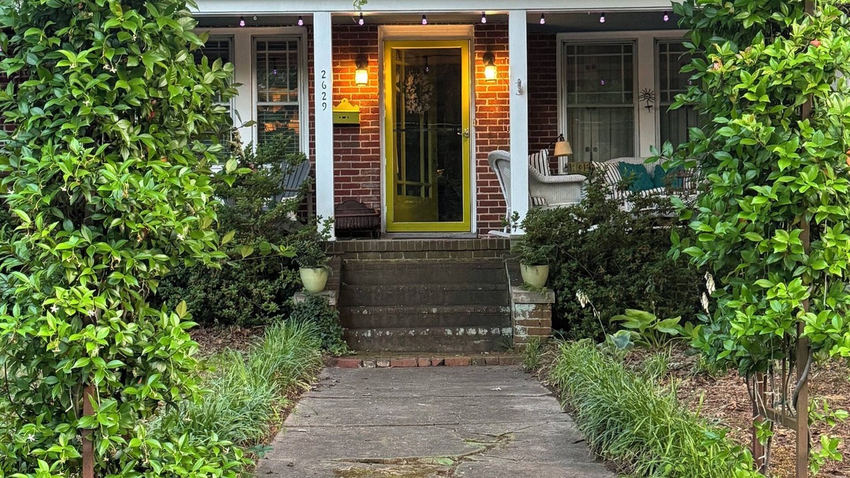 Lindley Park Apartment | Charming 1 bedroom 1926 apt in historic Lindley Park is close to everything.