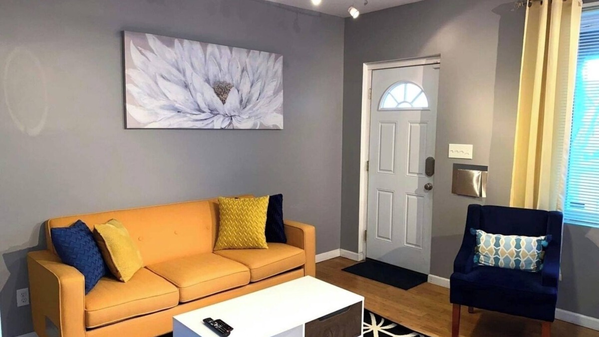 Westwood Apartment | Charming 1-bedroom apartment with WiFi, AC in marvelous Cincinnati