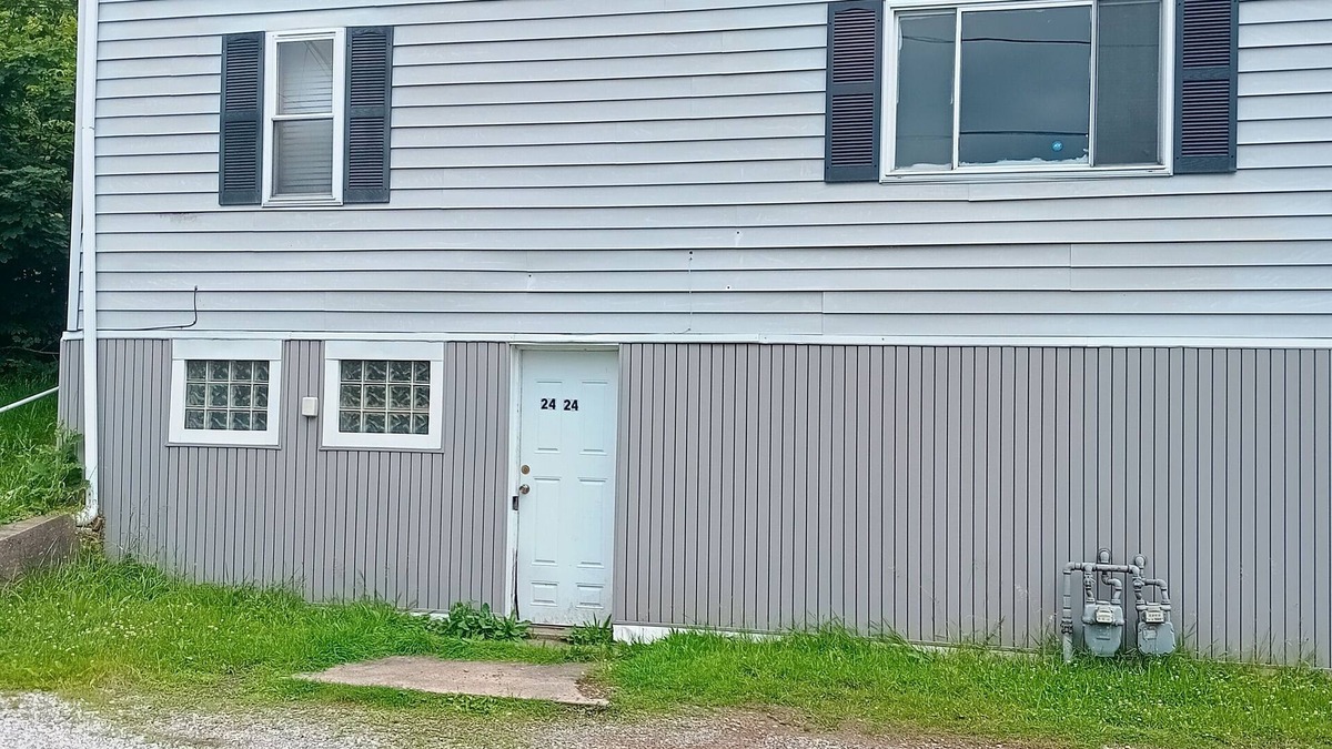 Penn Hills Apartment | Charming 1-bedroom apartment with AC, WiFi in marvelous Pittsburgh