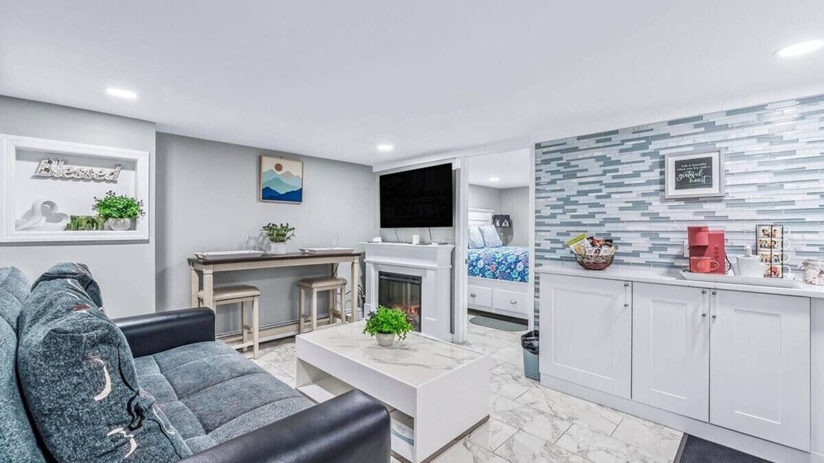 Uniondale Apartment | Charming 1-bedroom apartment in delightful Uniondale with WiFi, AC, fitness room