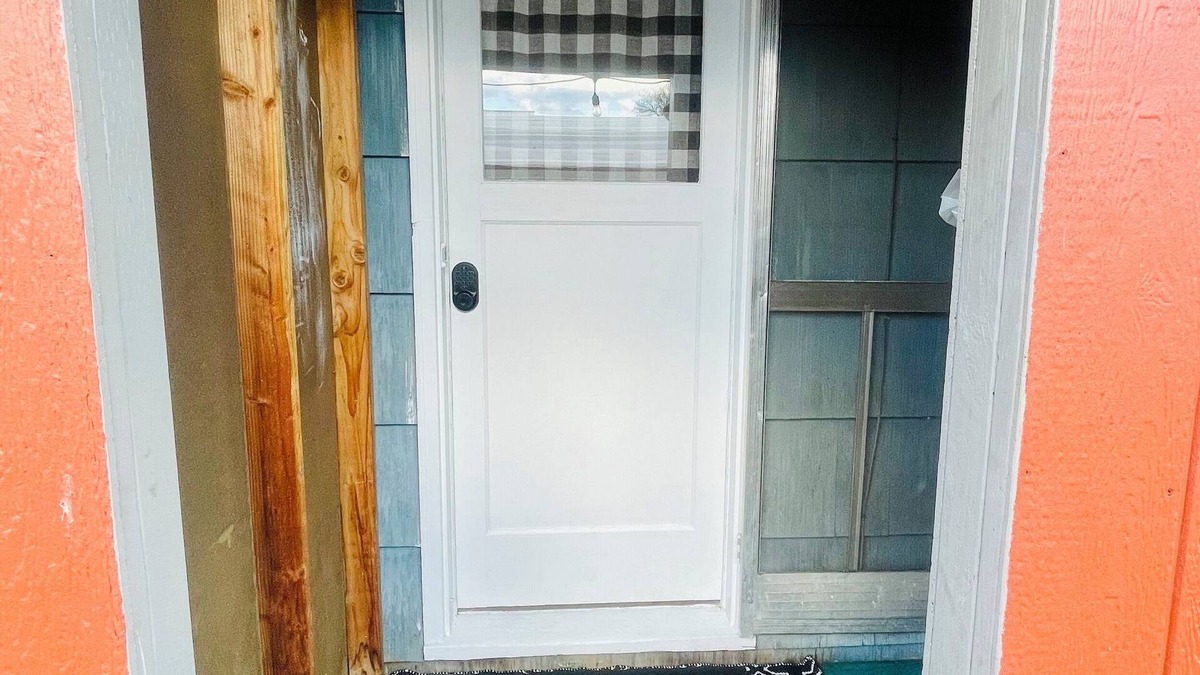 John Day Apartment | Charming 1-bedroom apartment in lovely John Day with WiFi, AC