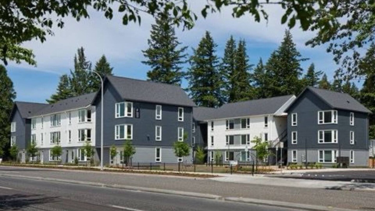 Gresham Apartment | Charming 1-bedroom apartment in Portland is very centric close from everything.