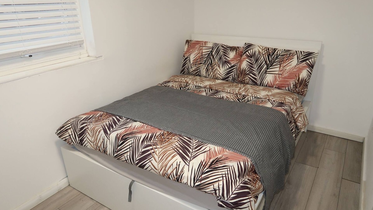 Finchley Apartment | Charming 1-bedroom apartment in wonderful London with WiFi and free parking