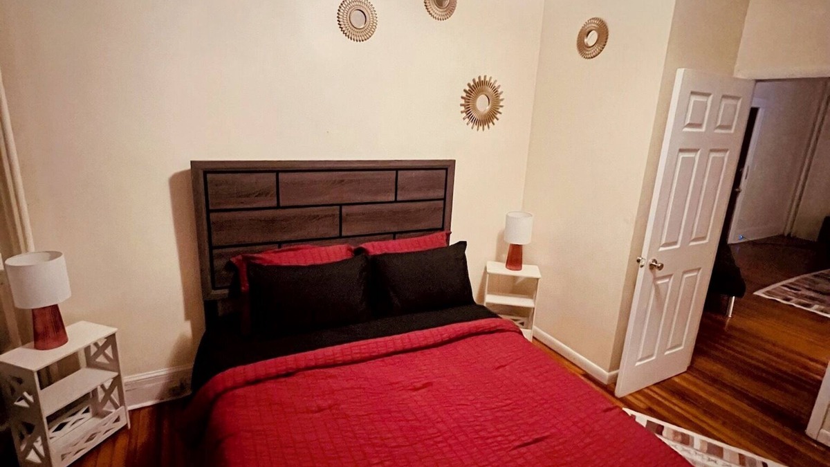 Albany Apartment | Charming 1-bedroom apartment with AC, WiFi in welcoming Albany