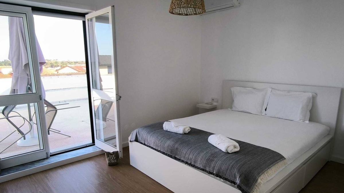 Fao Apartment | Charming 1-bedroom apartment with 2 large patios, WiFi, A/C next to Praia Ofir