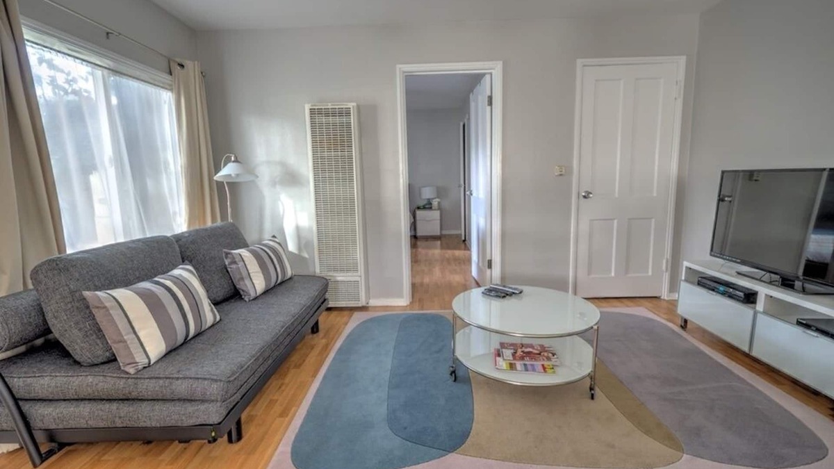 North Central Apartment | Charming 1-bedroom bungalow located in the heart of Pasadena.