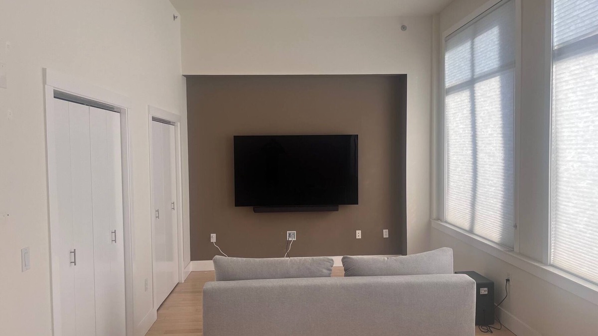 Uptown Oakland Condo | Charming 1-bedroom condo in enchanting Oakland with WiFi