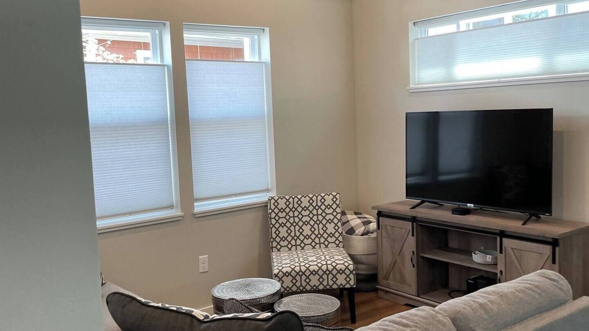 Historic Railroad District Cottage | Charming 1-bedroom cottage in welcoming Ashland with AC
