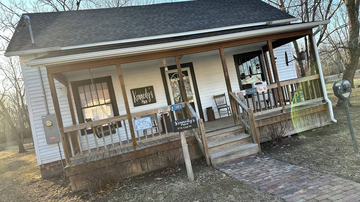 Harrisburg House | Charming 1-bedroom house in terrific Harrisburg with AC, WiFi