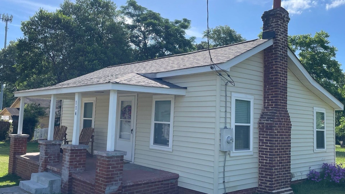 Belvedere House | Charming 1-bedroom house with WiFi, AC in lovely Belvedere
